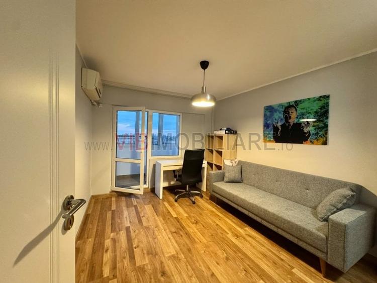 Apartament cu 3 camere semidecomandat în Crângași