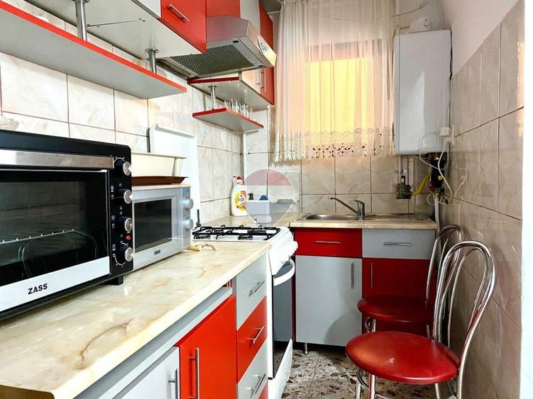 Închiriez apartament cu 2 camere str. CLOȘCA - CETATE - 4
