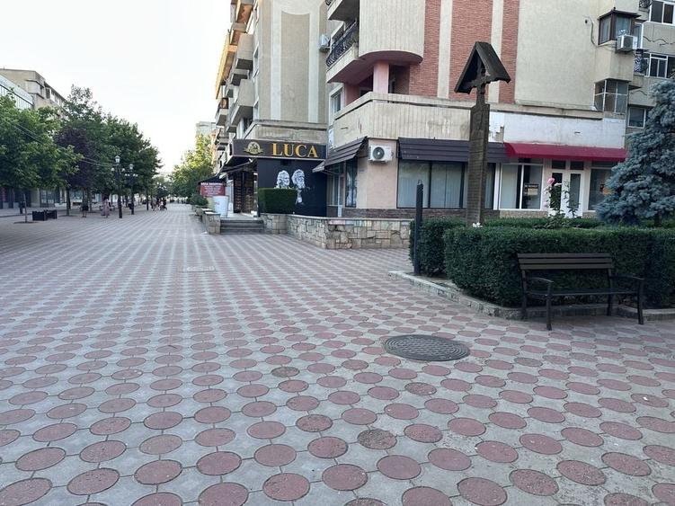Spațiu comercial, de 50 mp, în Central