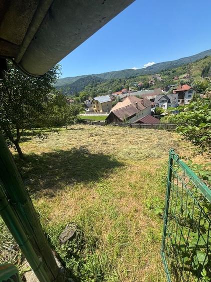 Casă cu 4 camere în Rucăr