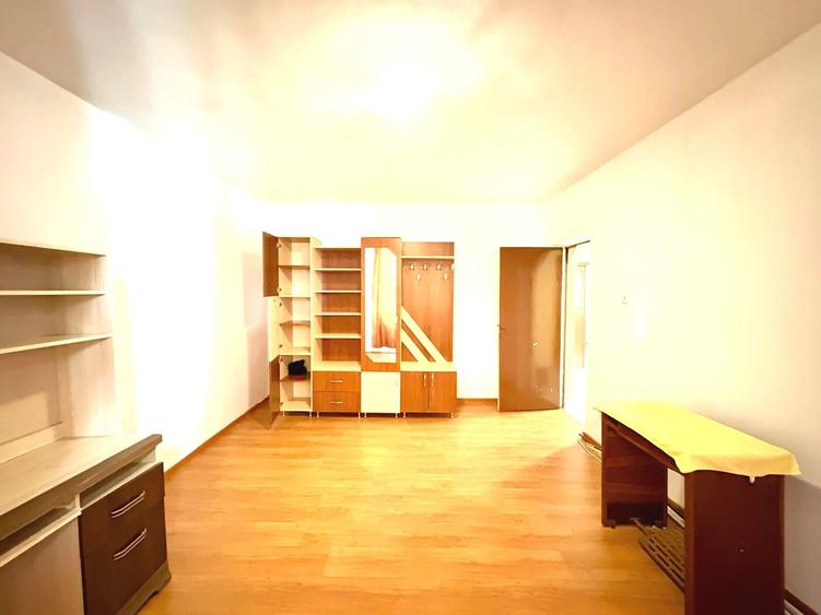 Apartament 3 camere 72mp zona Unitatea Militara 85000eur neg - 5