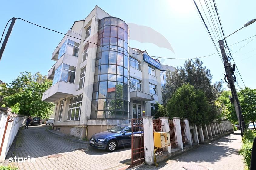 Spațiu comercial, de 1,525 mp, în Central