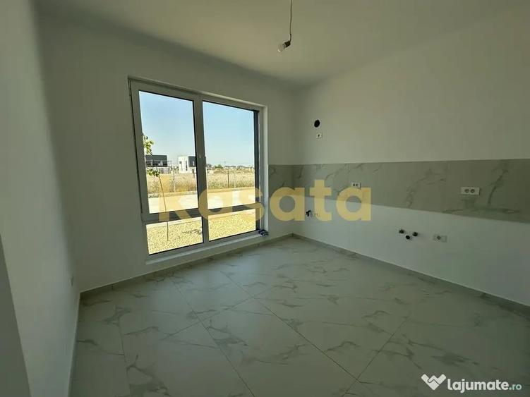 Casă cu 4 camere cu Teren 400 Mp în Domnești
