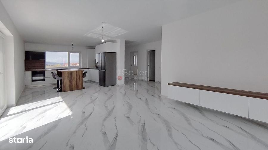 Casă cu 3 camere cu Teren 500 Mp în Noua