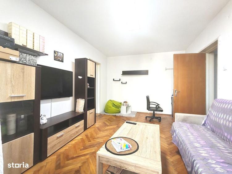 Apartament cu 2 camere semidecomandat în Craiovei