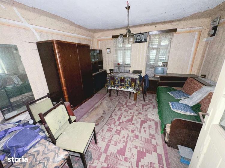 Casă cu 3 camere în Crăiești