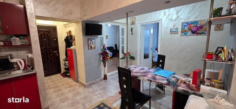 Apartament cu 3 camere decomandat în Orizont