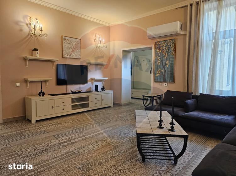 Apartament cu 4 camere, mobilat în Central