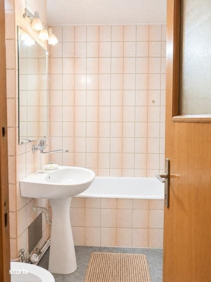 Apartament cu 2 camere decomandat în Eremia