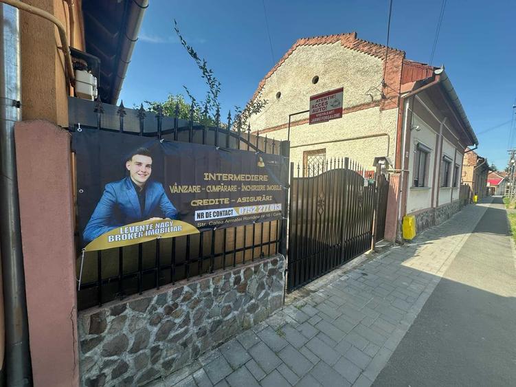 Casă cu 4 camere în Carei