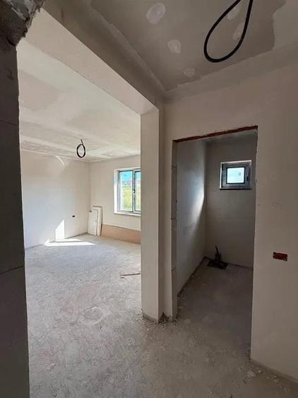 Casă cu Teren 374 Mp în Agigea