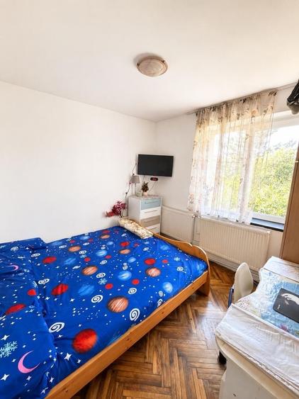 Apartament cu 4 camere decomandat în Central