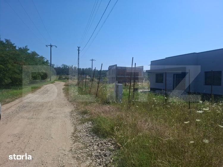 Teren de 4400 mp, în Șotânga