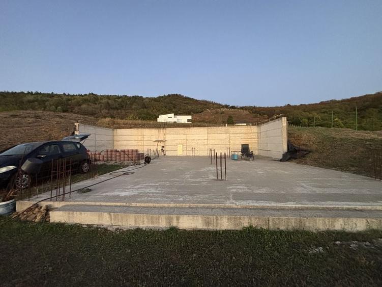 Teren de 1200 mp, în Exterior Vest