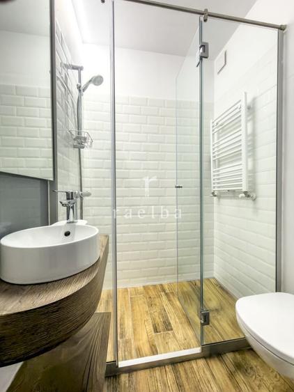 Apartament cu 3 camere decomandat în Aviației