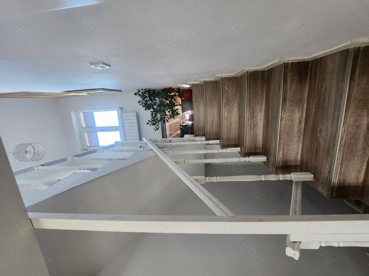 Casă cu 6 camere cu Teren 3000 Mp în Cataloi