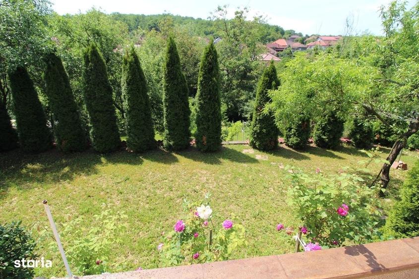 Casă cu 4 camere în Hunedoara