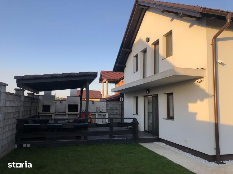 Casă cu 5 camere cu Teren 420 Mp în Vladimirescu