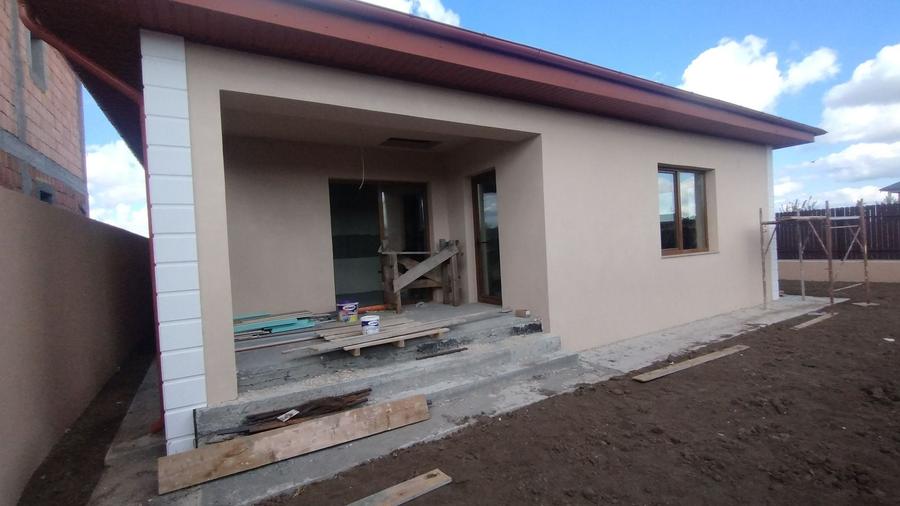 Casă individuală cu 4 camere cu Canalizare în Cumpăna