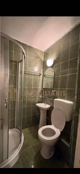 Apartament cu 3 camere decomandat în Exterior Vest