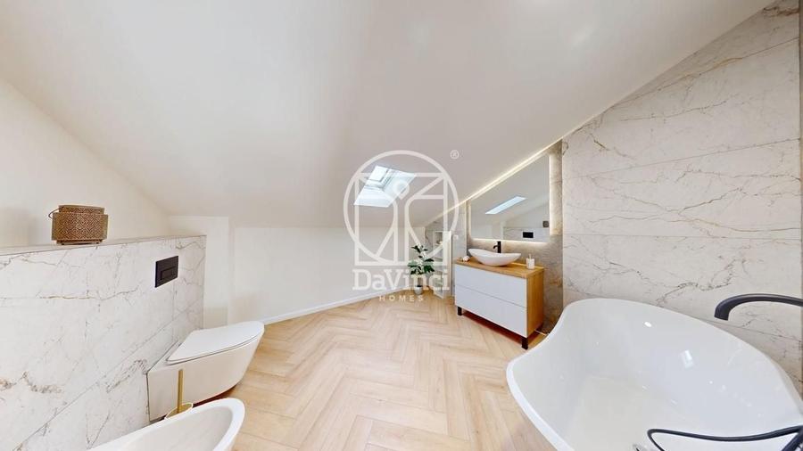 Apartament cu 5 camere semidecomandat, mobilat în Exterior Vest