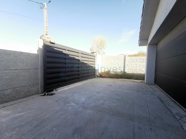 Casă individuală cu 6 camere cu Canalizare în Paleu
