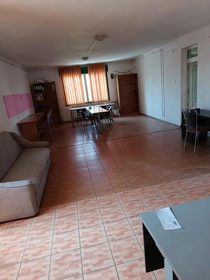 Casă cu 2 camere cu Teren 700 Mp în Central