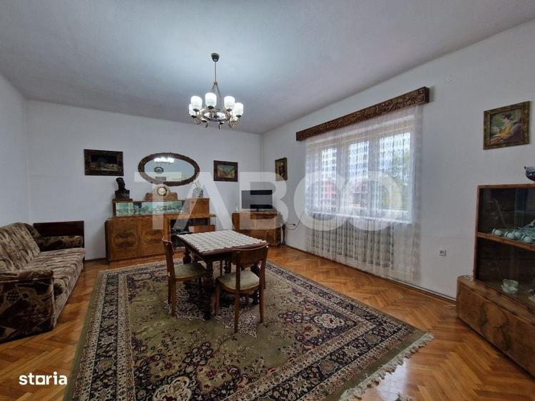 Apartament cu 4 camere decomandat în Paltin