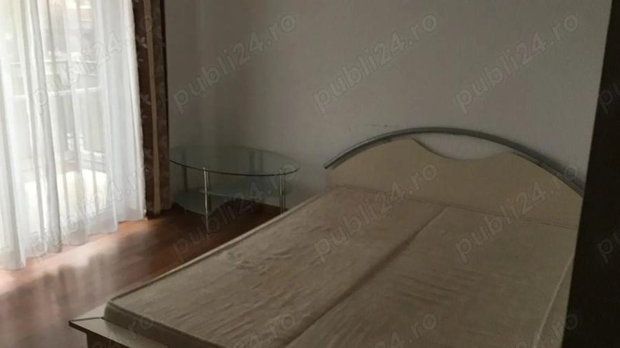 Apartament cu 3 camere decomandat în Florești