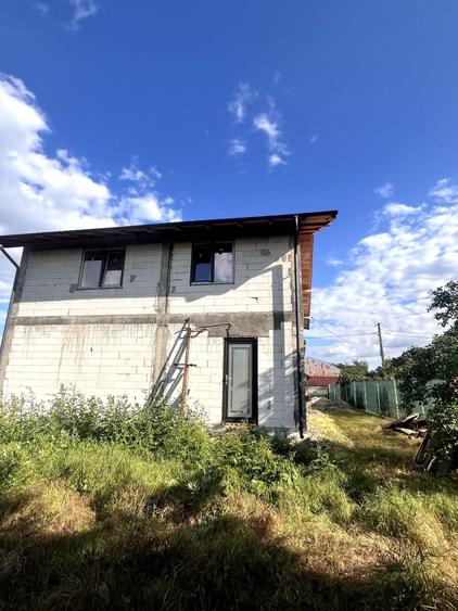 Casă cu 4 camere în Brătășanca