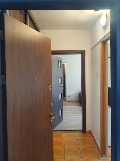 Apartament cu 2 camere semidecomandat în Baba Novac