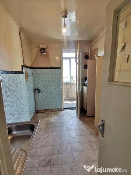 Apartament cu 3 camere semidecomandat în Parcul Circului