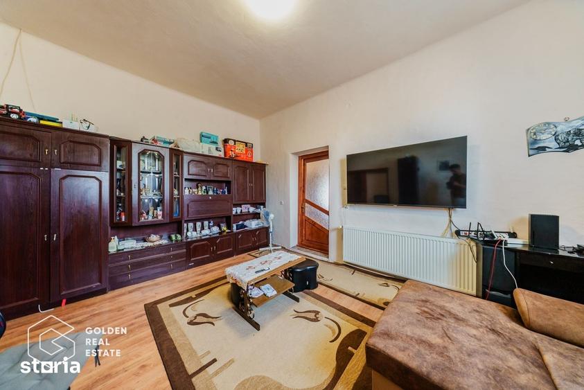 Casă cu 3 camere cu Teren 1778 Mp în Central
