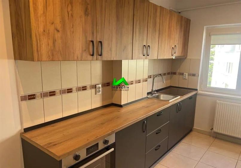 Apartament cu 3 camere decomandat, mobilat în Calea Dumbrăvii