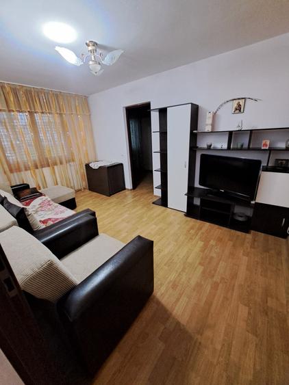 Apartament cu 2 camere semidecomandat în Șcheia