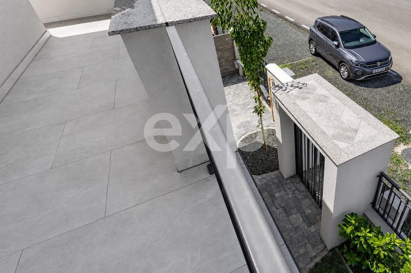 Casă individuală cu 5 camere cu Canalizare în Săcălaz