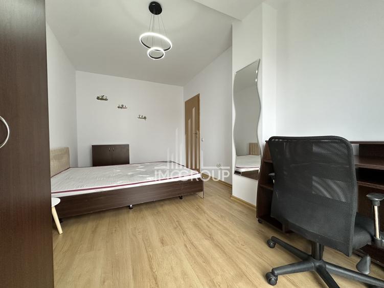 Apartament cu 3 camere semidecomandat, mobilat în Semicentral