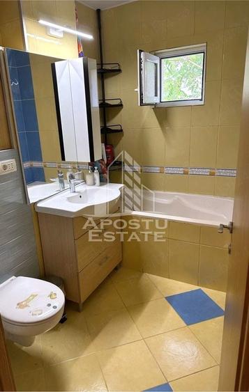 Apartament cu 3 camere decomandat, mobilat în Girocului