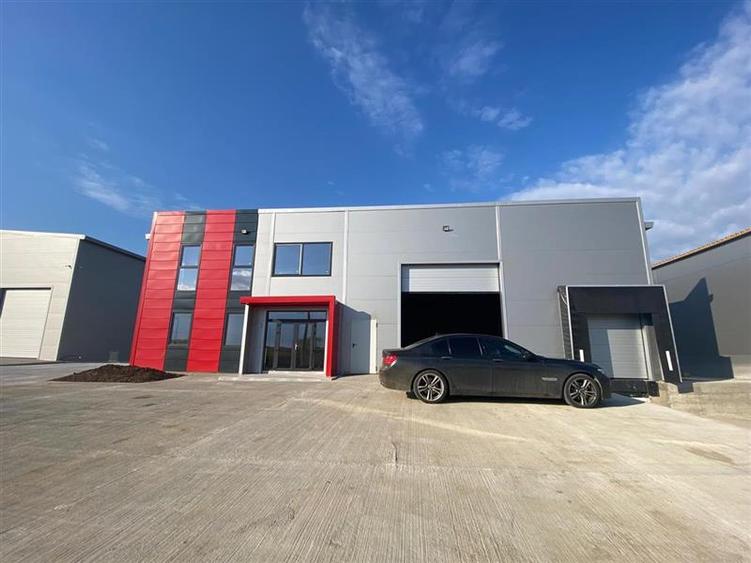 Spațiu industrial, de 580 mp, în Chiajna