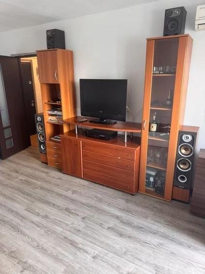 Apartament cu 3 camere decomandat, mobilat în Lujerului