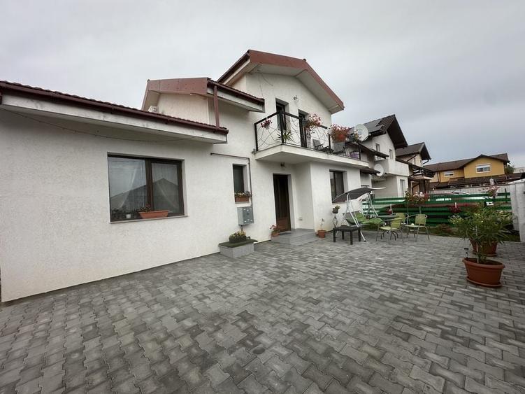 Casă cu 4 camere în Vladimirescu