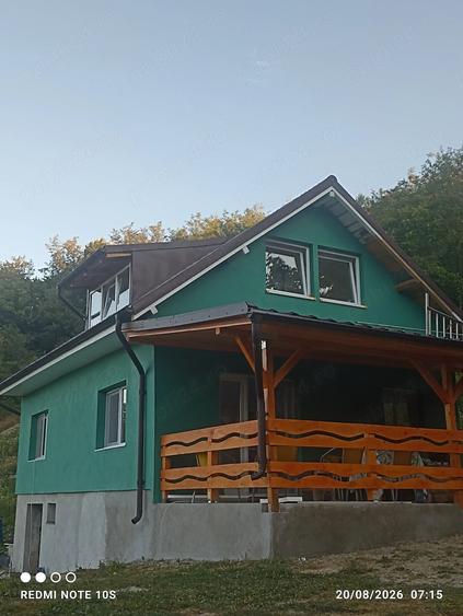 Casă cu 2 camere cu Teren 11710 Mp în Blăjeni