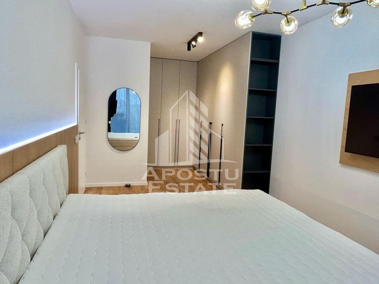Apartament cu 4 camere semidecomandat, mobilat în Ultracentral