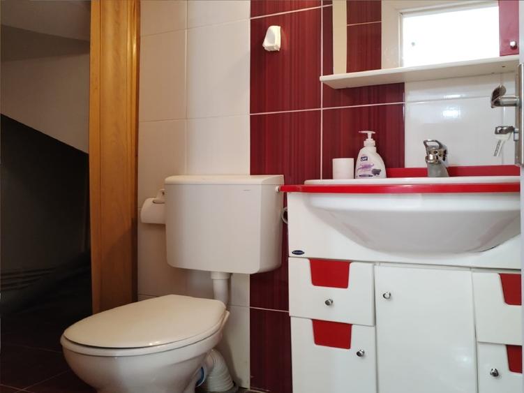Apartament cu 5 camere decomandat în Calea Severinului