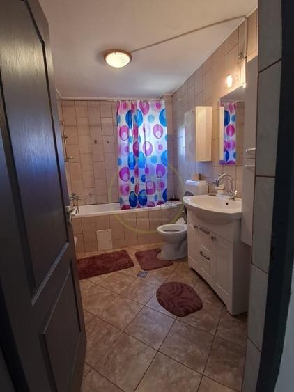 Apartament cu 3 camere decomandat, mobilat în Lazaret