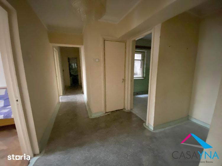 Apartament cu 3 camere decomandat în Republicii