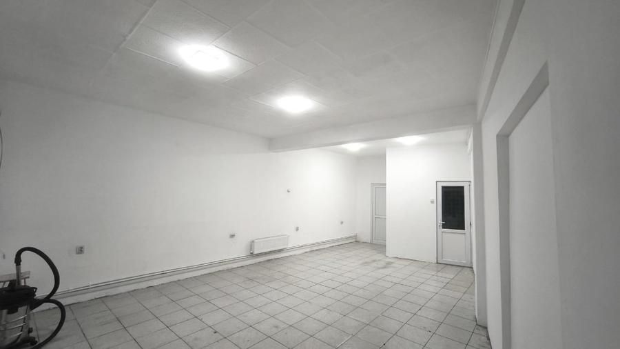 Spațiu comercial, de 45 mp, în E3