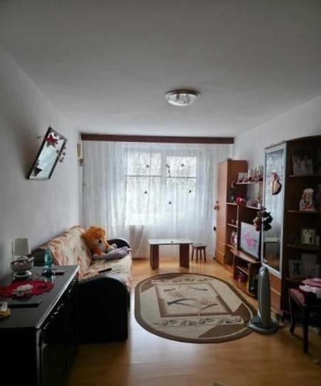 Apartament cu 3 camere în Crângași