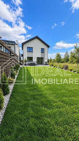Casă individuală cu 4 camere cu Canalizare în Șelimbăr