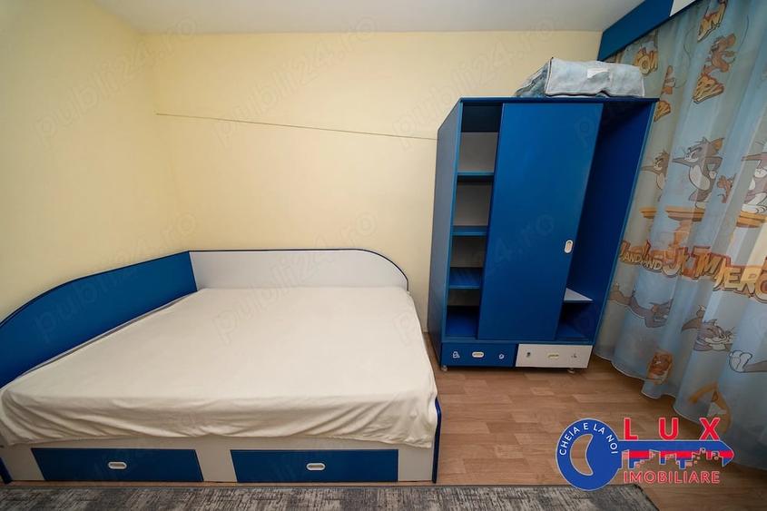 Apartament cu 3 camere decomandat în Babadag